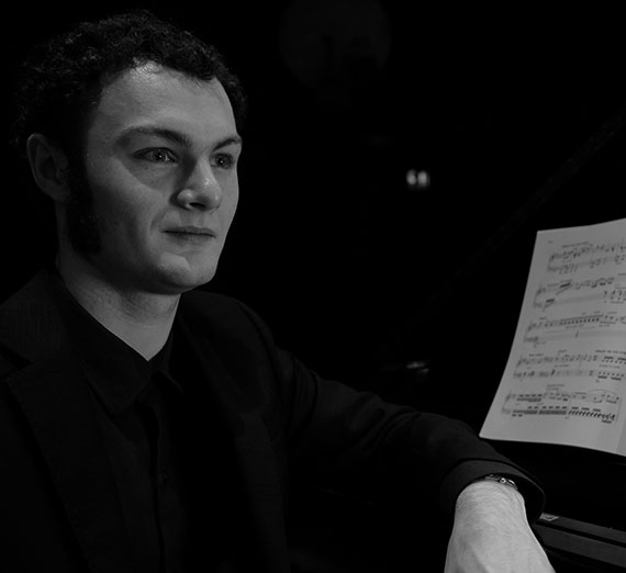 Image of Henry Mauser at a piano