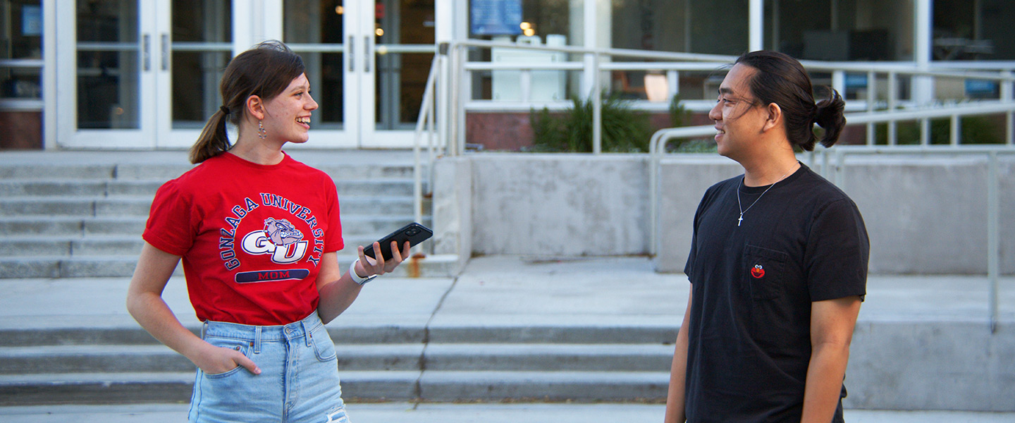 A students shares the exciting news about Gonzaga's new mobile app.