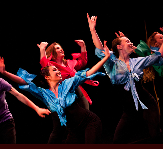 Gonzaga students dancers practice in class.