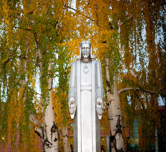 statue of aluminum jesus