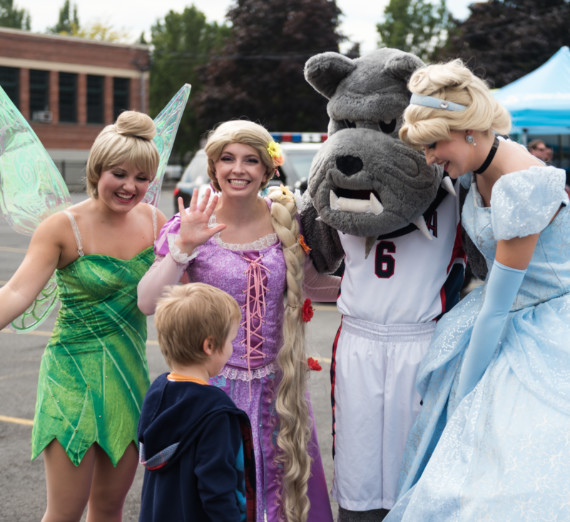 The morning sun shines on a Gonzaga sign.