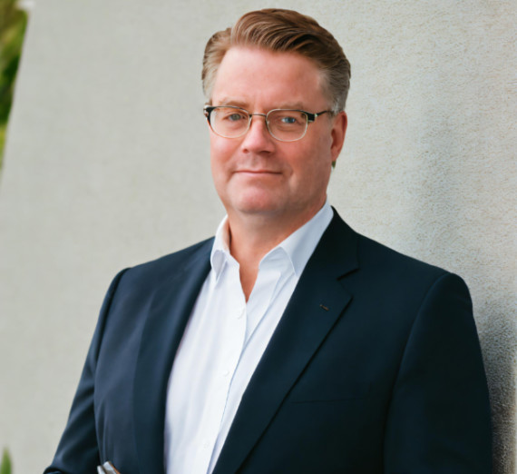 Headshot of Kenneth Cameron 